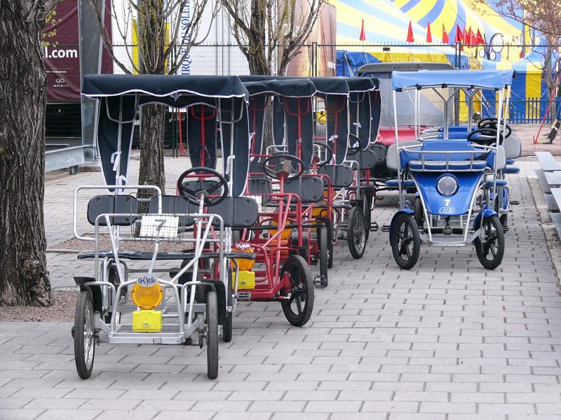 BC 00034 Quadricycle_Intl_rental_line-up_01.jpg