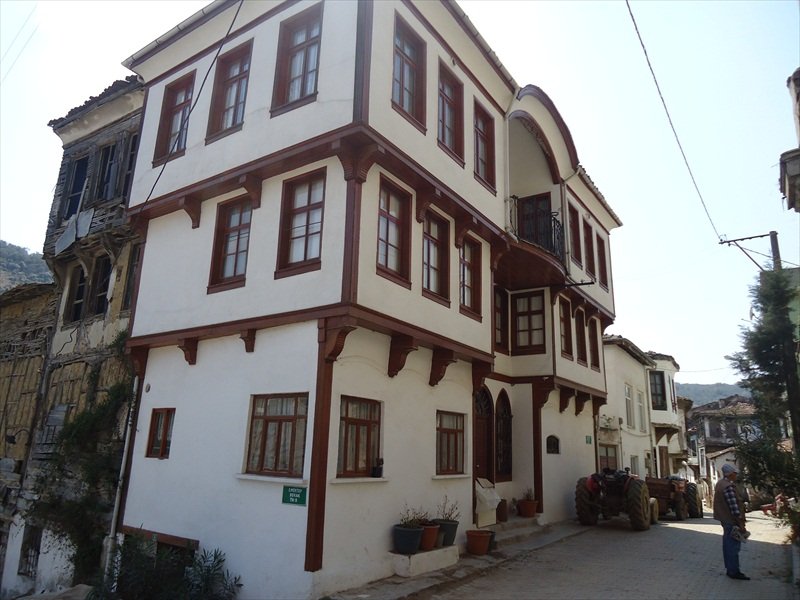 bir konak.jpg