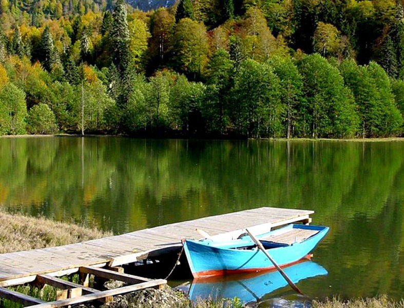 Borcka_Karagol_Artvin.jpg