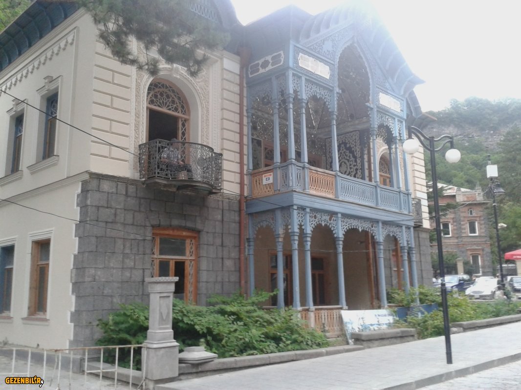 BORJOMI 3.jpg