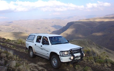 BradleyJ_1999ToyHilux_RRLg.jpg