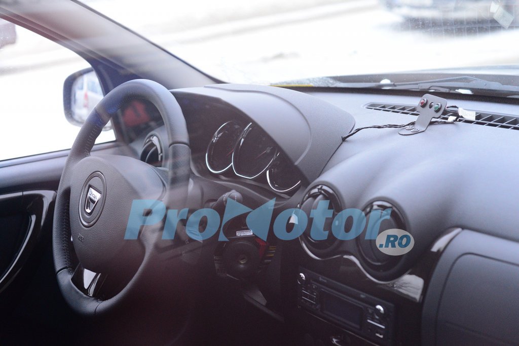 dacia-duster-spion-2.jpg