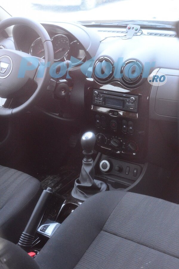 dacia-duster-spion-3.jpg