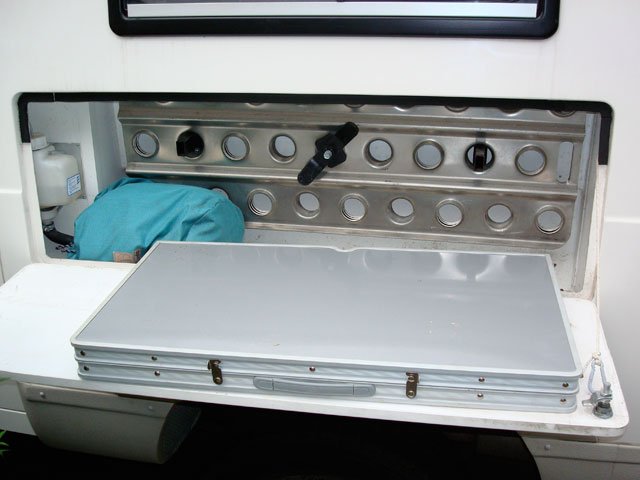 exterior-sidehatch-table.jpg