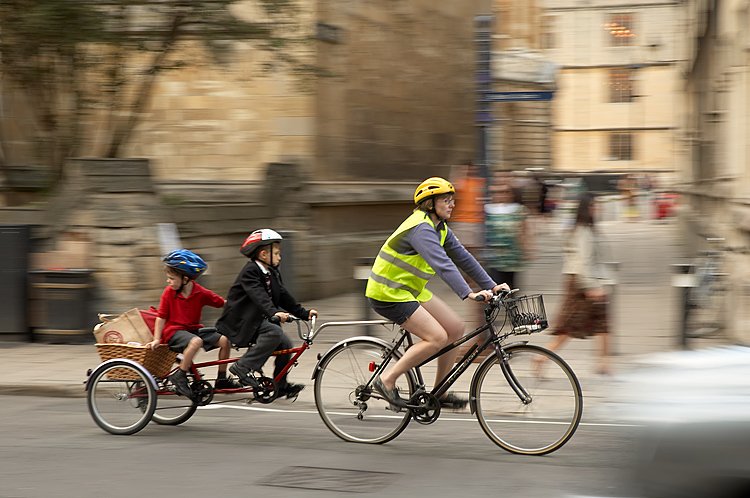 Family_Ride_bicycle_cycle_trailer.jpg