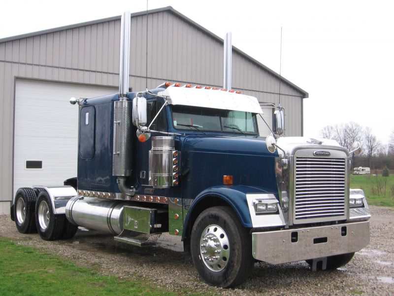FreightlinerClassicFlatTop4002.jpg