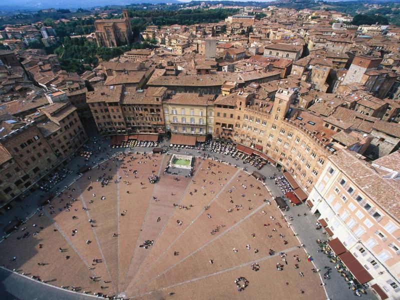 G 00085 Piazza_del_Campo_Siena_Tuscany_Italy.jpg