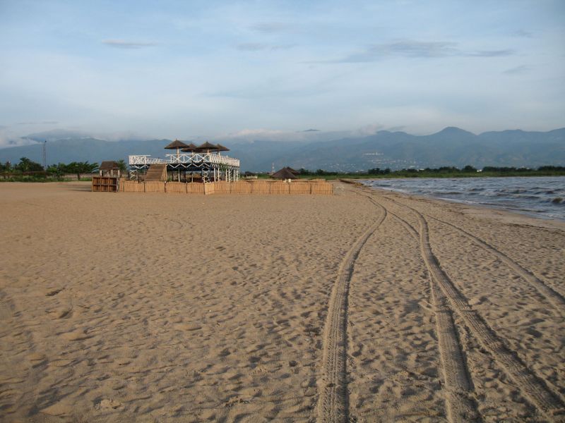 G 00113 Burundi_Beach Africa.jpg