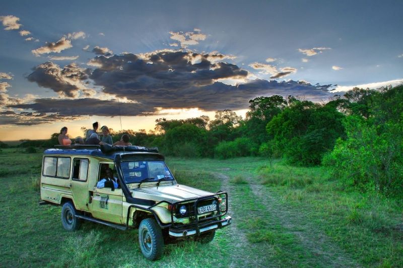 G 00171 RV Mara Safari Club Nairobi Kenya.jpg