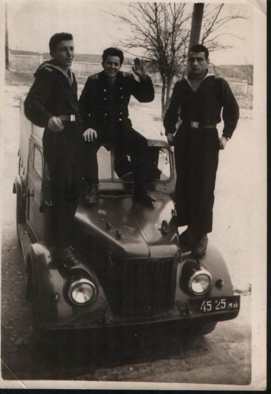 Gaz69Sovietsailors.jpg