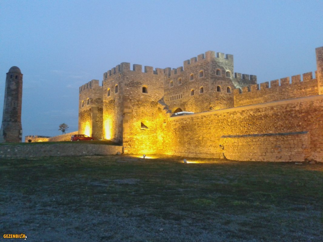 GECE MANZARAMIZ.jpg