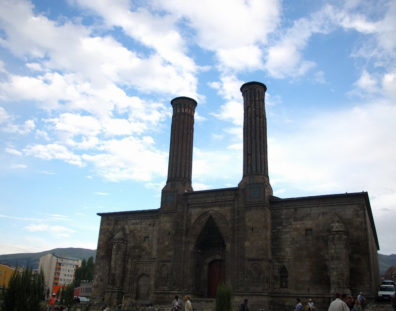 ifte Minareli Camii.jpg