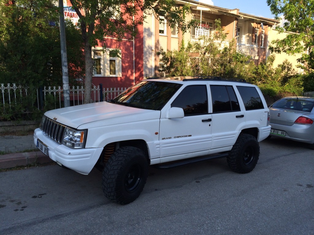 Jeep 2.jpg