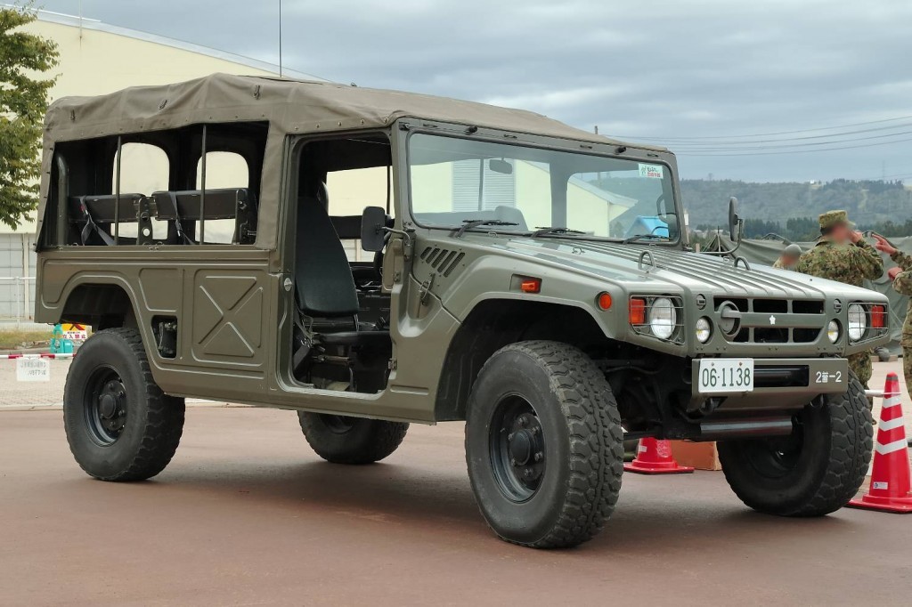 JGSDF_Koukidousha_(TOYOTA)_1.jpg
