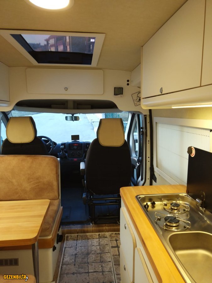 karavan 3.jpg