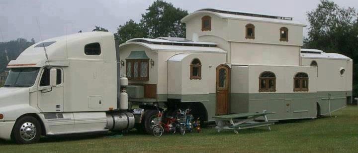 Karavan.jpg