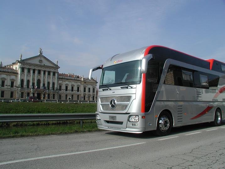 karavan.jpg