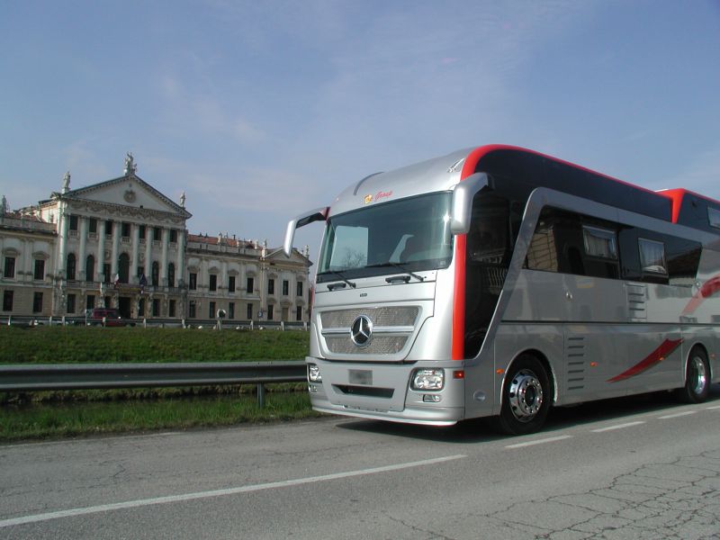 karavan.jpg