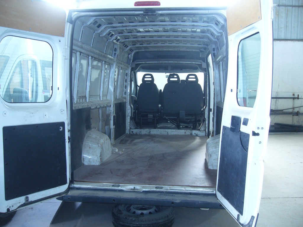 Karavan001