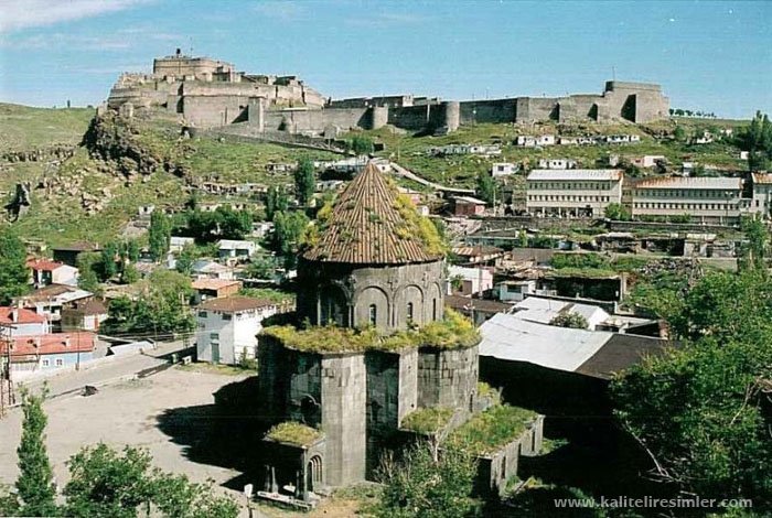 Kars kalesi ve kmbet cami