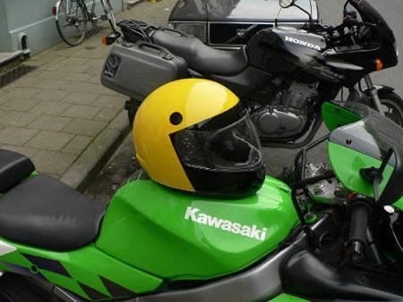 Kask 032 Pac-man Helmet.jpg