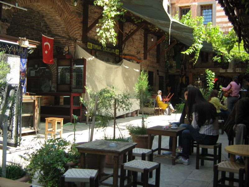 Kizlaragasi Hani - izmir-Toprak ÃƒÂƒÃ‚ÂƒÃƒÂ‚Ã‚Â§ocuklar seramikcisi.jpg
