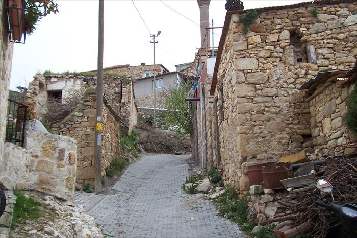 Kozbeyli'de bir sokak.jpg