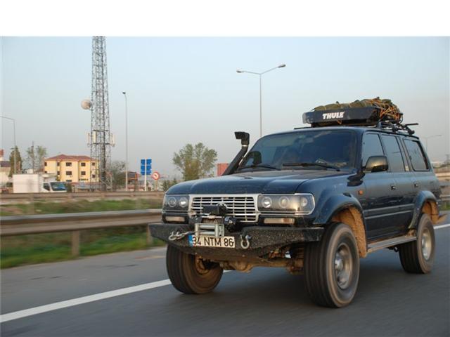 landcruiser1.jpg