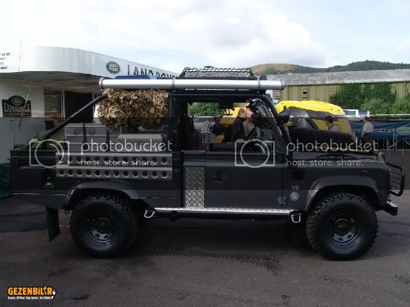 LCLandrover02.jpg