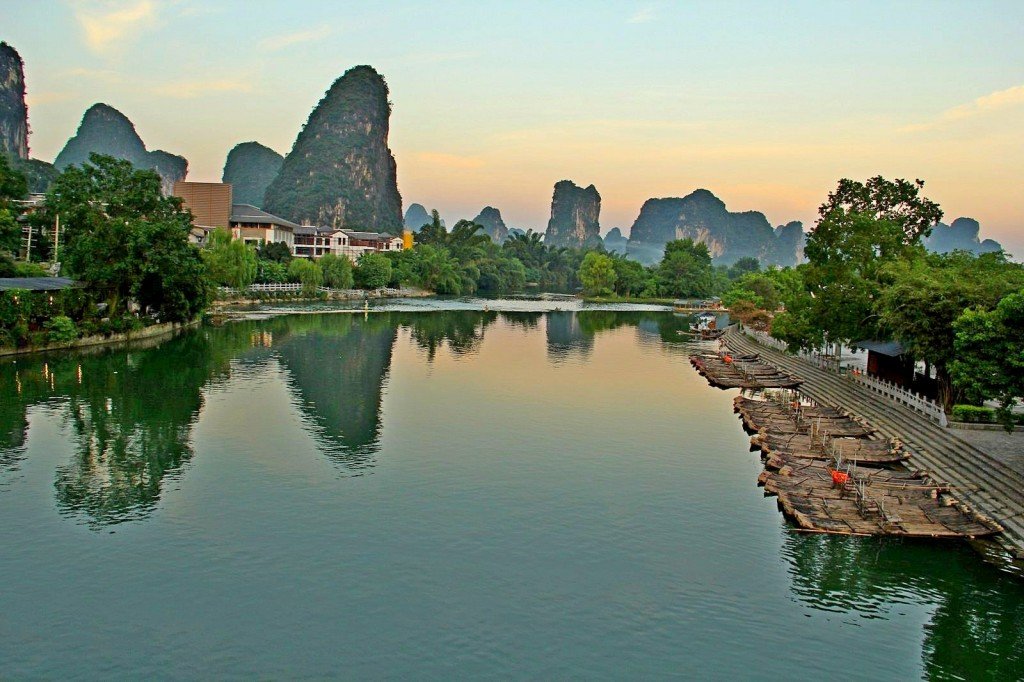 Li Nehri ve bambu sandallar