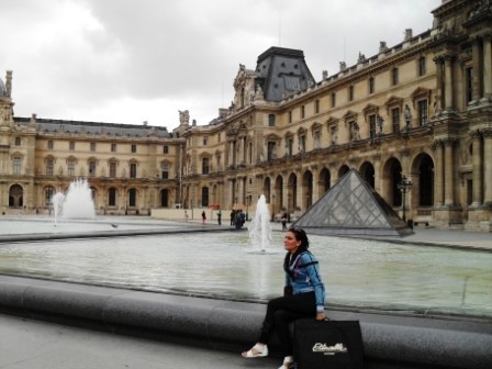 Louvre ve ben.jpg