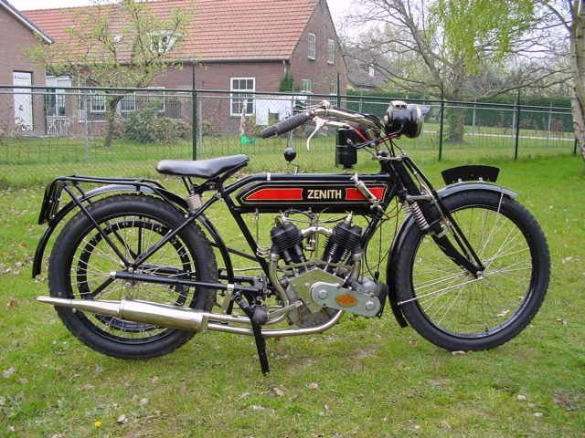 M 0026 A&C - 1912 - Zenith Gradua 770CC 2CYL..jpg
