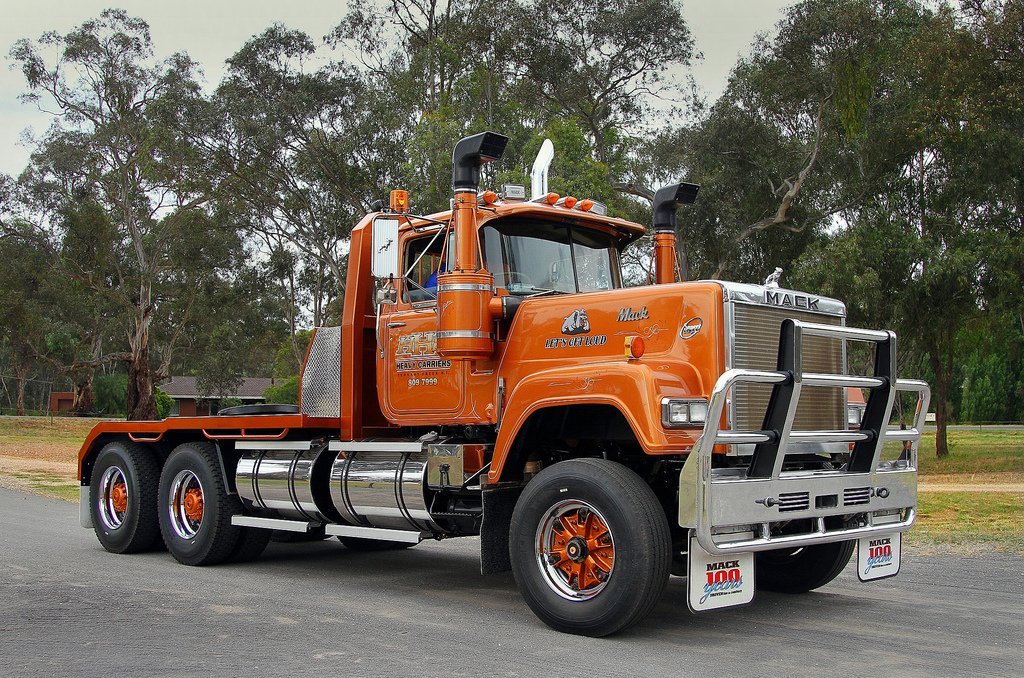 mack 32.jpg