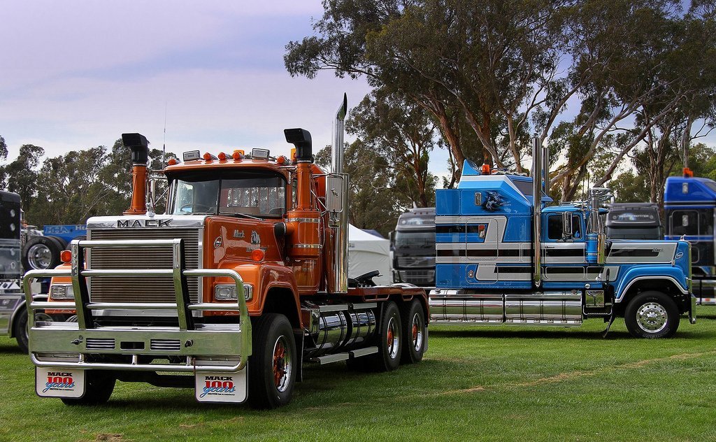 mack 40.jpg
