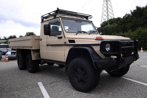 Mercedes-Gclass-6x6-1.jpg