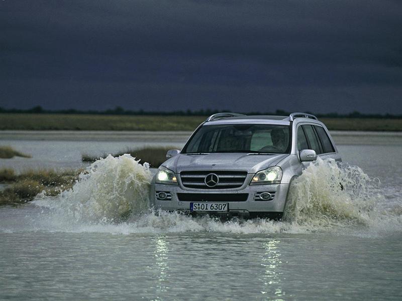Mercedes_GL_Serisi.jpg