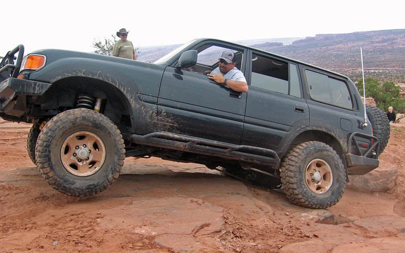 MM FZJ80 Climb 1.jpg