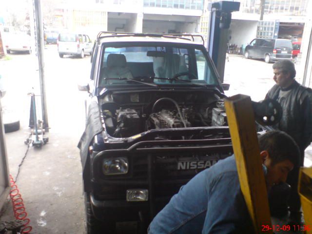 Motoru askiya almak icin vinc kurulumu.jpg