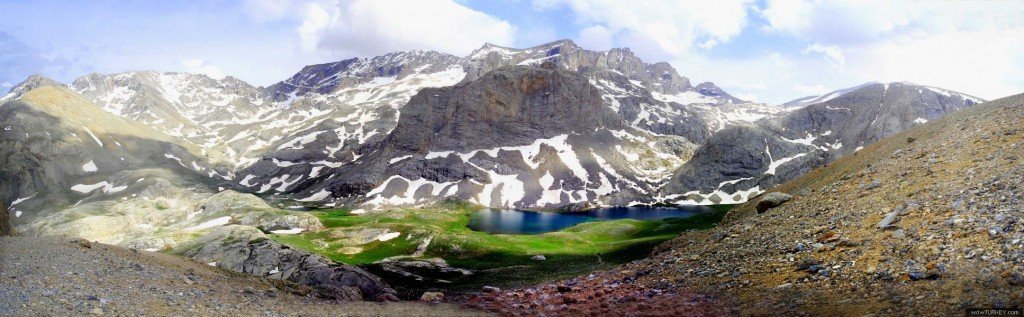 MUSTAFATOR_karagol_ve_daglar1[1].jpg