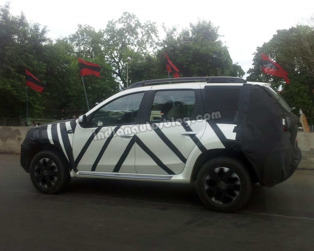 Nissan Terrano side view spyshot 1024x819