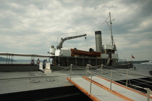 Nusrat  r?ht?mda    600.JPG