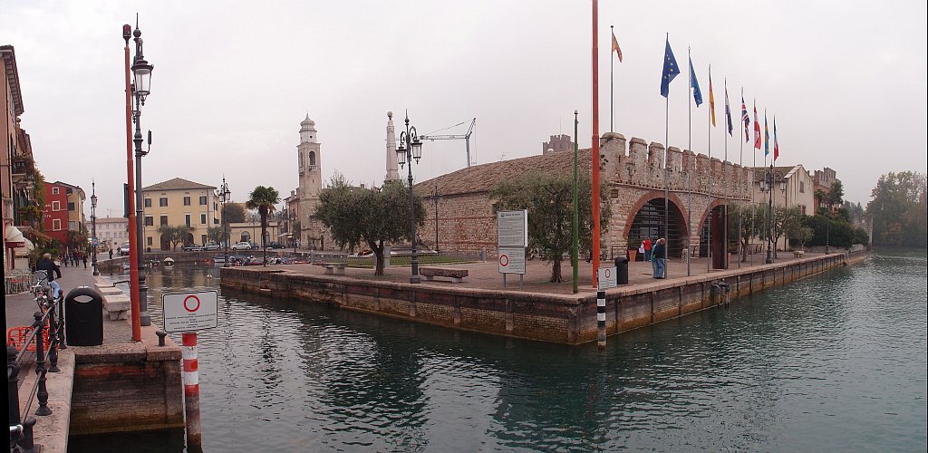 PA210229_stitch.jpg