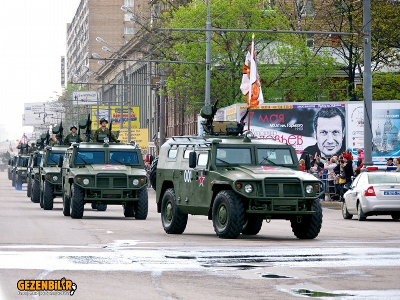 parade2011100513.jpg