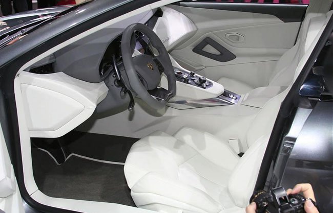 ParisAutoEx12.jpg