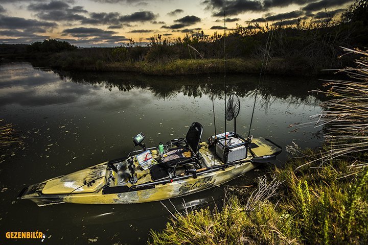 ProAngler14-studio-outdoor-camo-rigged-swamp-8215-sm.jpg