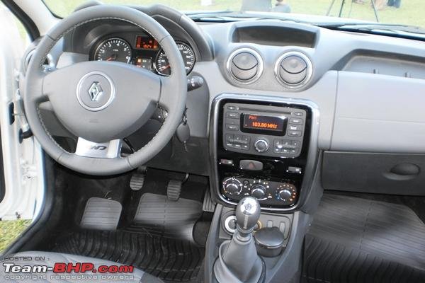 RenaultDusterPrivilege4x4_Interior_.jpg