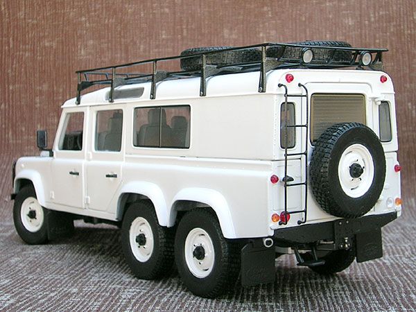 RV 00025 LAND-ROVER DEFENDER 150 6x6 TRAVELLER - SS-20 (base 2xUH) 1.jpg