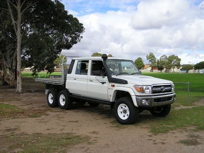 RV 00075 TOYOTA 6x6 prec3.jpg