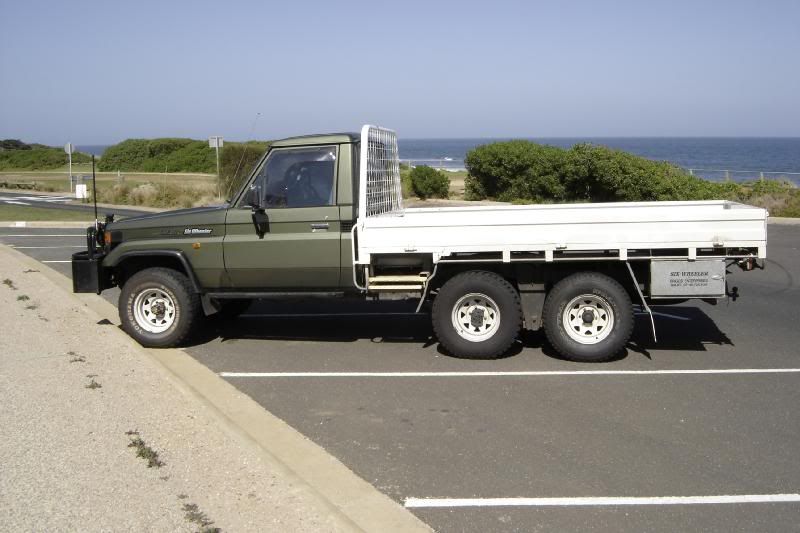 RV 00085 Toyota lc 6x6 p.jpg