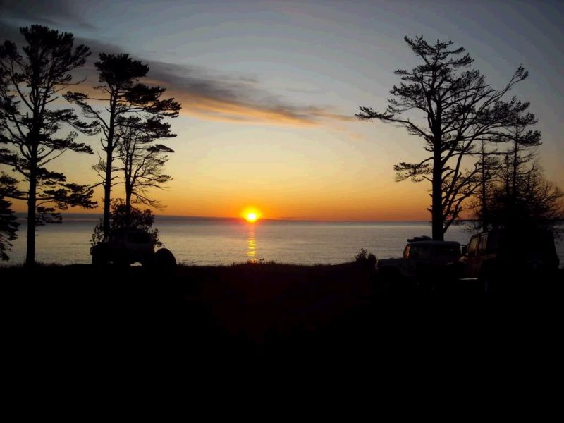 S 00007 V Sunrise on the rocks at High Rock Peninsula 02c.jpg